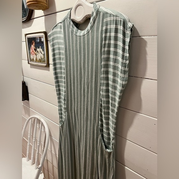 RVCA Green and white dress size L - Picture 8 of 8